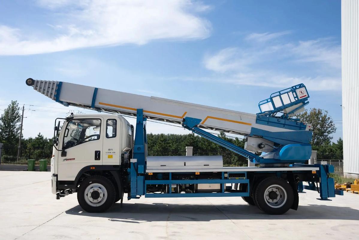 赫山云梯上料车租赁费用