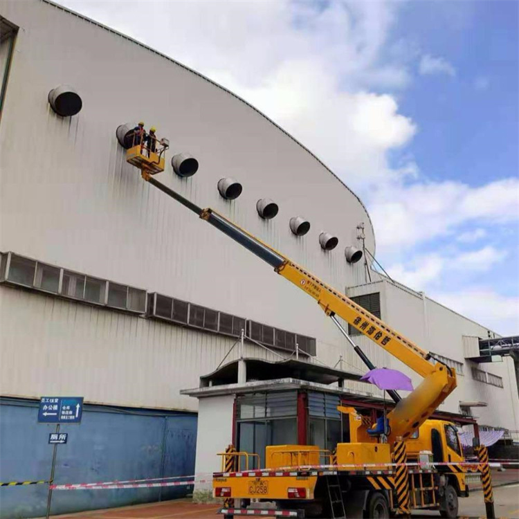 赫山高空作业车出租服务：专业广告牌安装解决方案