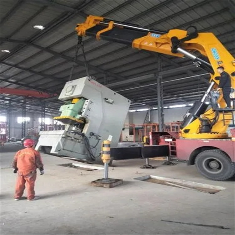 赫山80吨折臂吊车出租附近电话