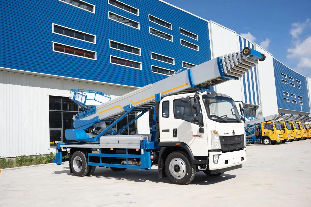 赫山出租云梯车高空作业车 建筑垃圾搬运